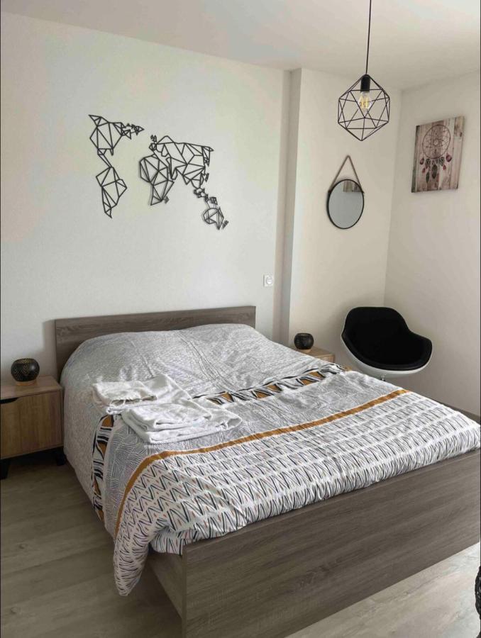 Appartement 4 Personnes Proche Lac Saint Point Montperreux Exteriér fotografie