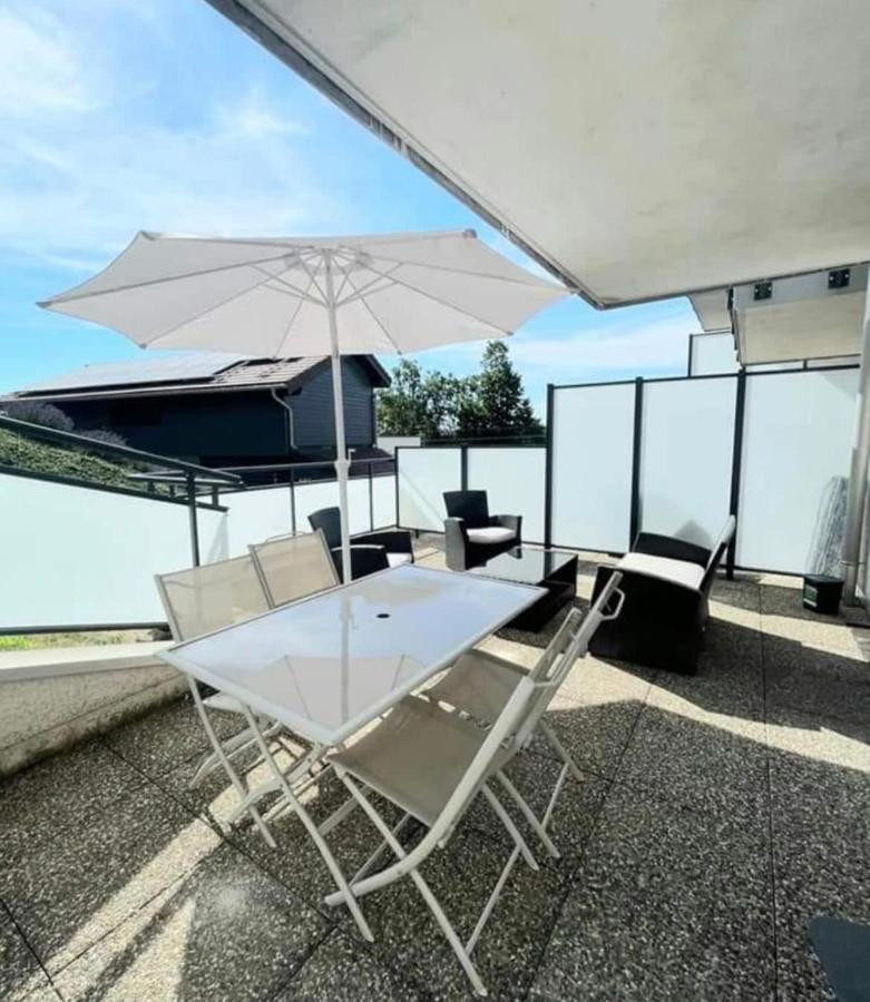 Appartement 4 Personnes Proche Lac Saint Point Montperreux Exteriér fotografie