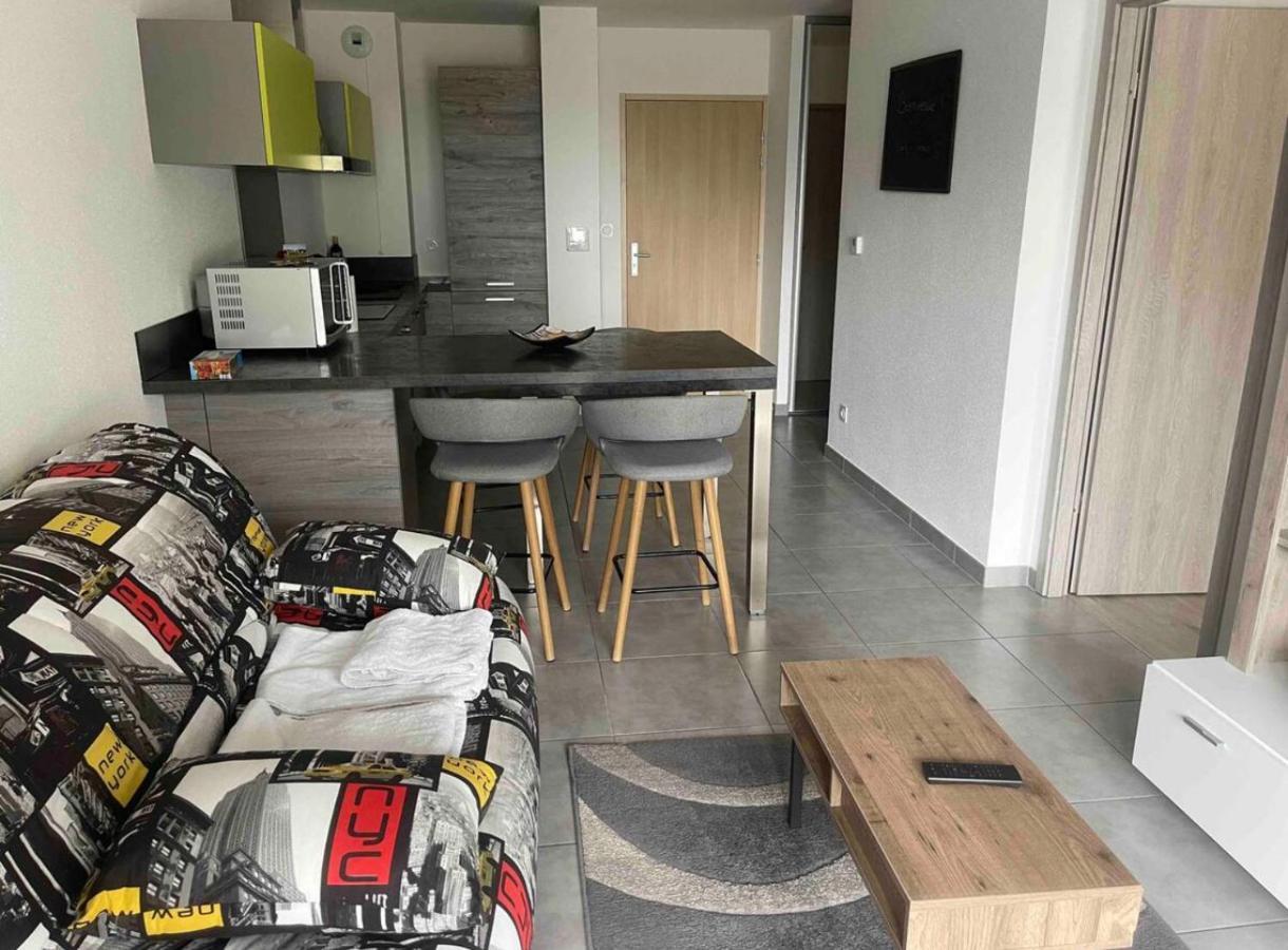 Appartement 4 Personnes Proche Lac Saint Point Montperreux Exteriér fotografie